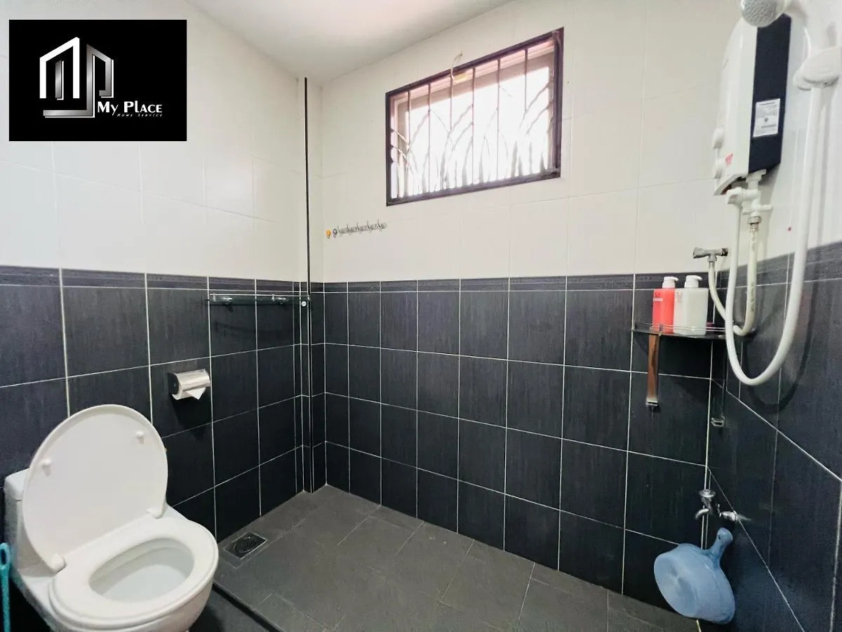 Holiday home 2 Storey 5Br 16Pax Semabok Taman Cheng Ho, 3 By Myplace Malacca