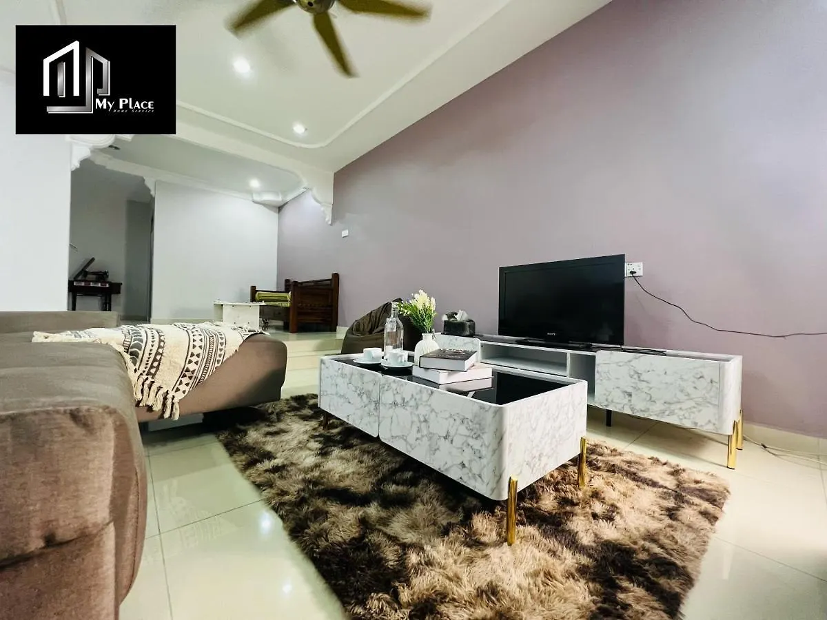 Holiday home 2 Storey 5Br 16Pax Semabok Taman Cheng Ho, 3 By Myplace Malacca Malaysia