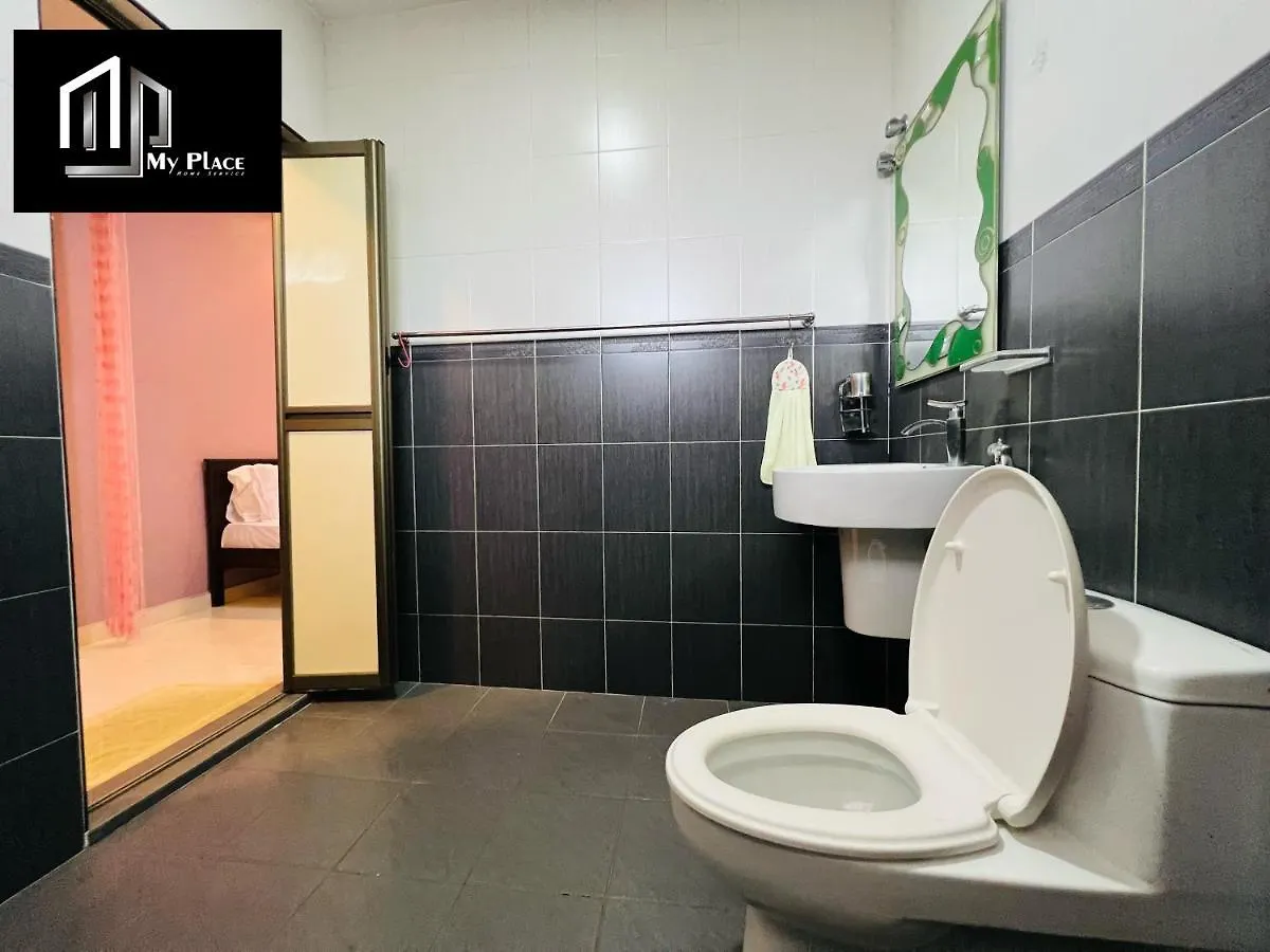 2 Storey 5Br 16Pax Semabok Taman Cheng Ho, 3 By Myplace Malacca